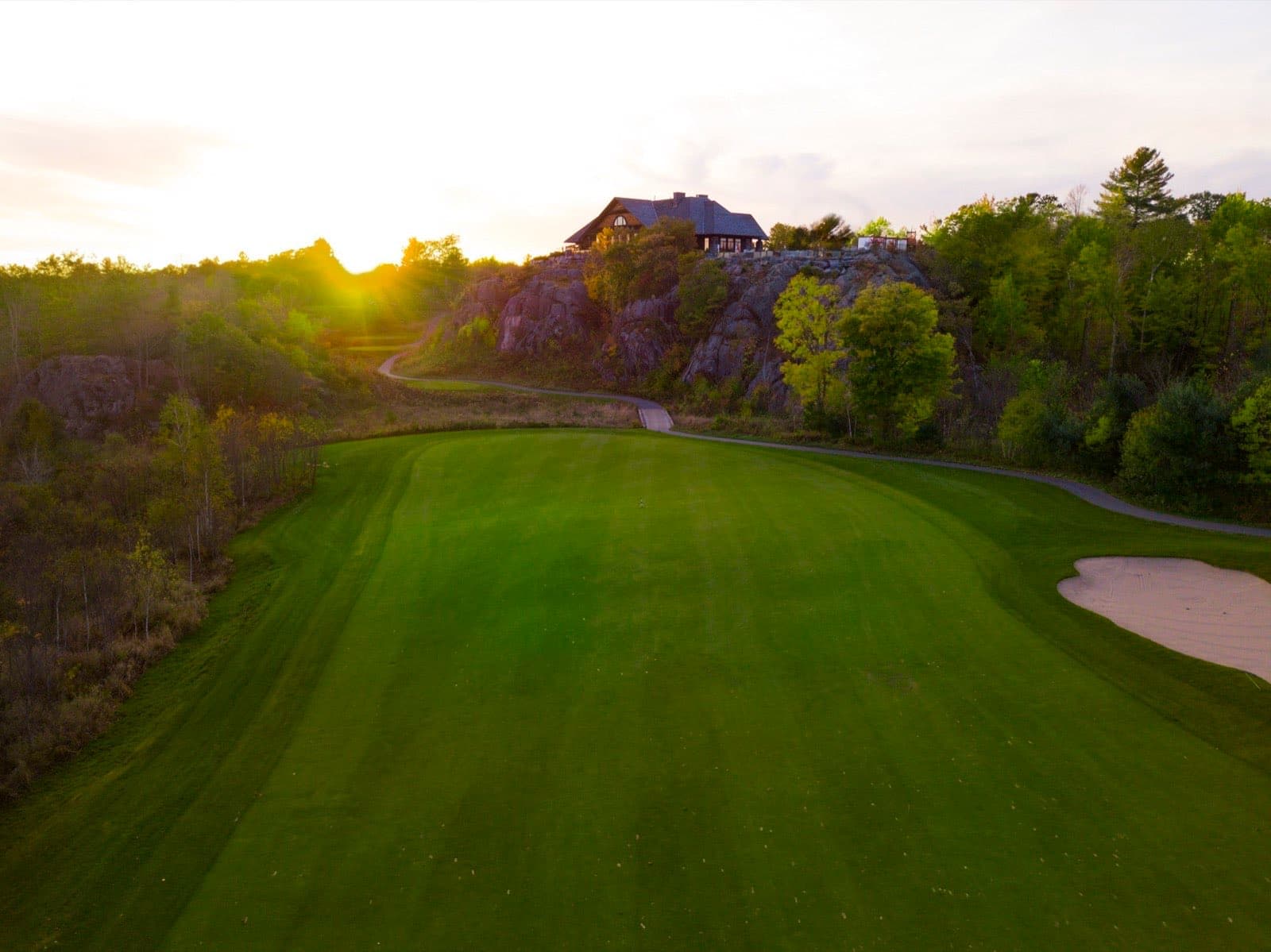 Muskoka’s best golf. A 25-minute private flight away.